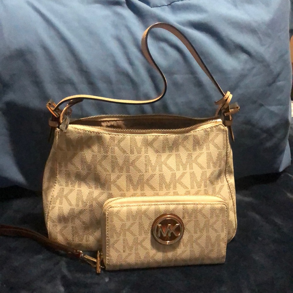 Mk - Picture 2 of 4